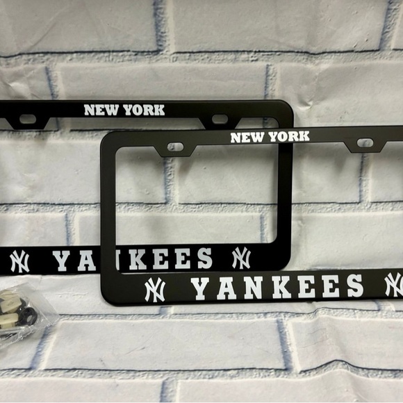 New York Yankees Black License Plate Frame Set - Picture 1 of 2